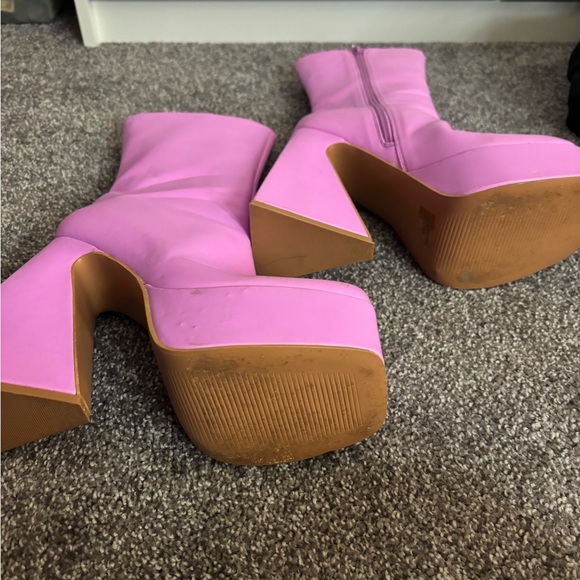Pink platform boots - Picture 6 of 8